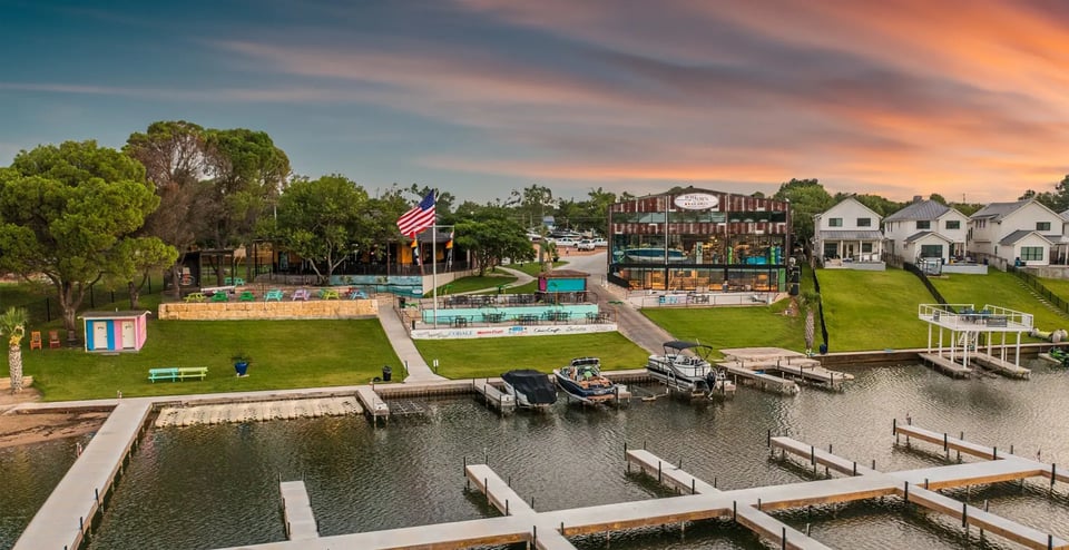 Kingsland, TX - Luxury Living