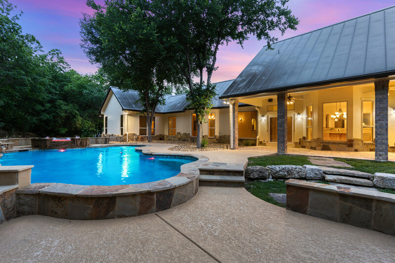 Organic-shaped outdoor pool